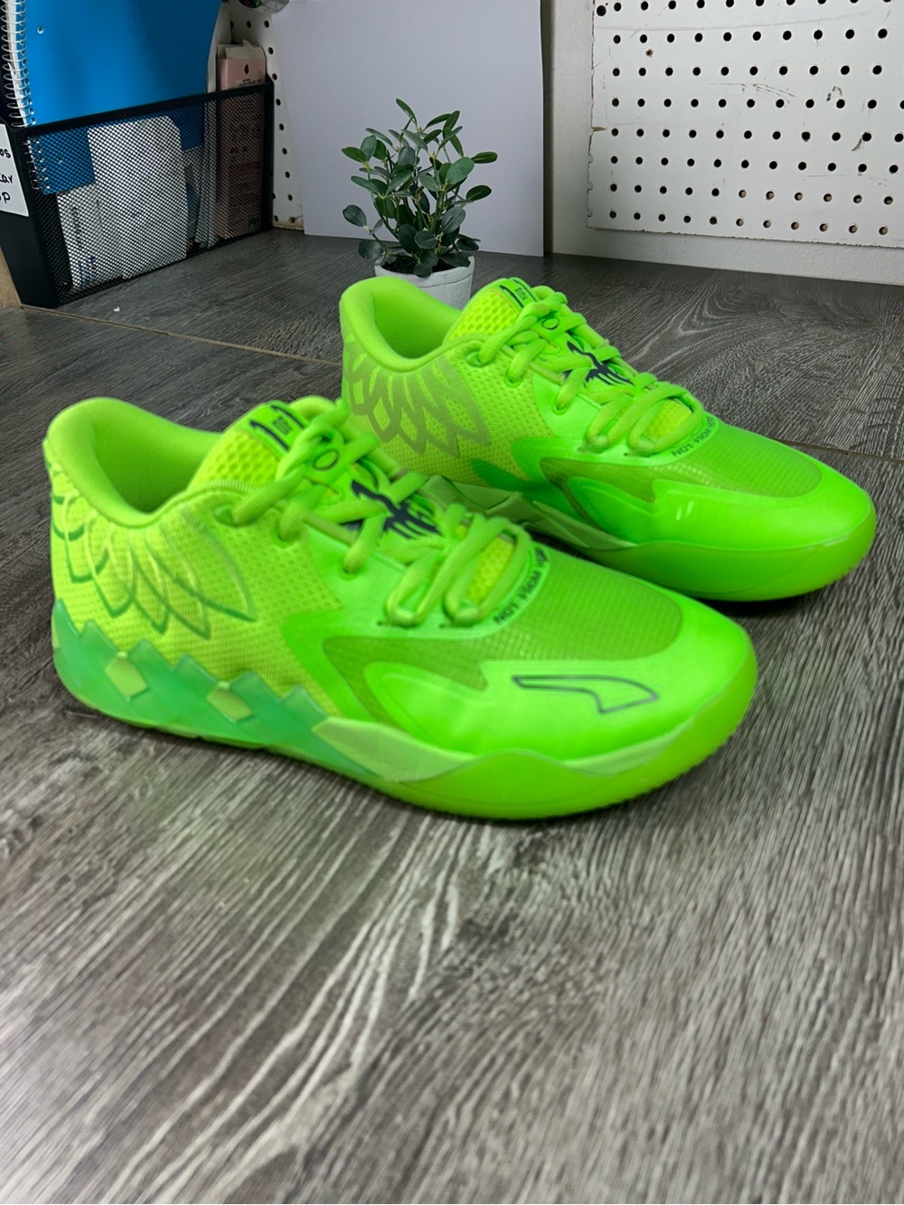 Puma men’s lamelo ball mb 01 basketball Neon Green Athletic Sneakers